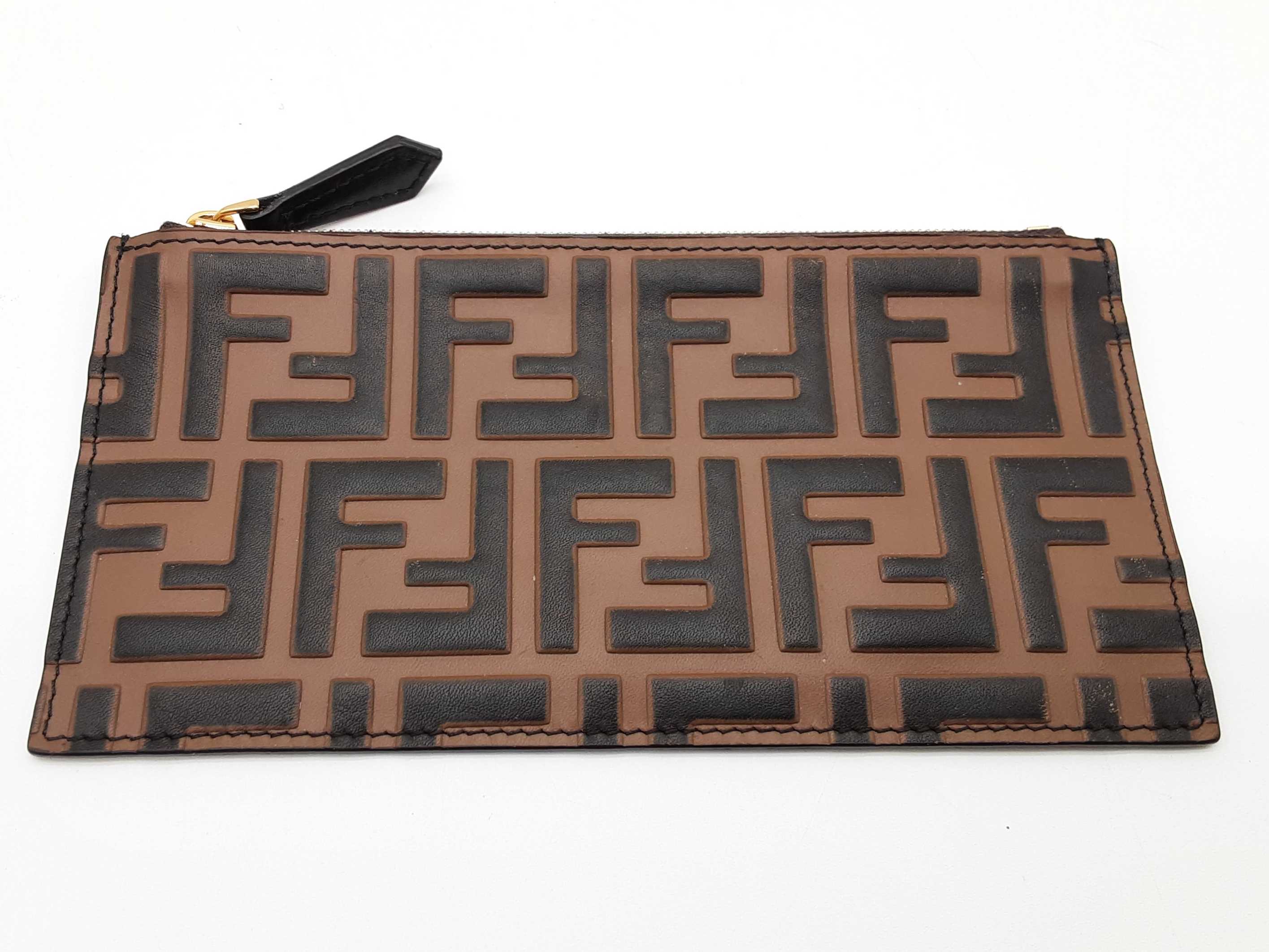 Duふぃ Fendi Zucca Logo Black Brown Leather Zipper Pouch Do1225oxzde