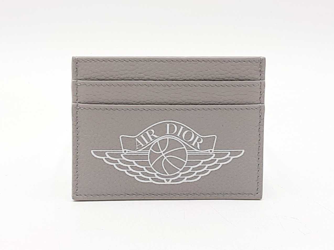 6fdba528-88de-4e9d-abfc-