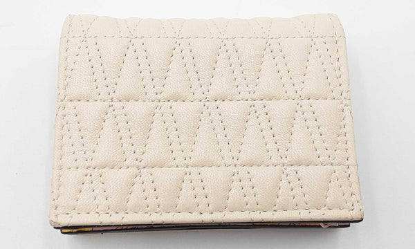 Versace Vitrus Quilted White Leather Compact Wallet Eb0424lxzdu