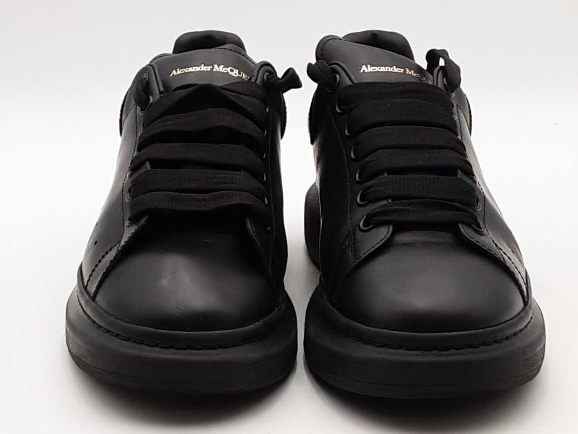 Alexander McQueen – Max Pawn
