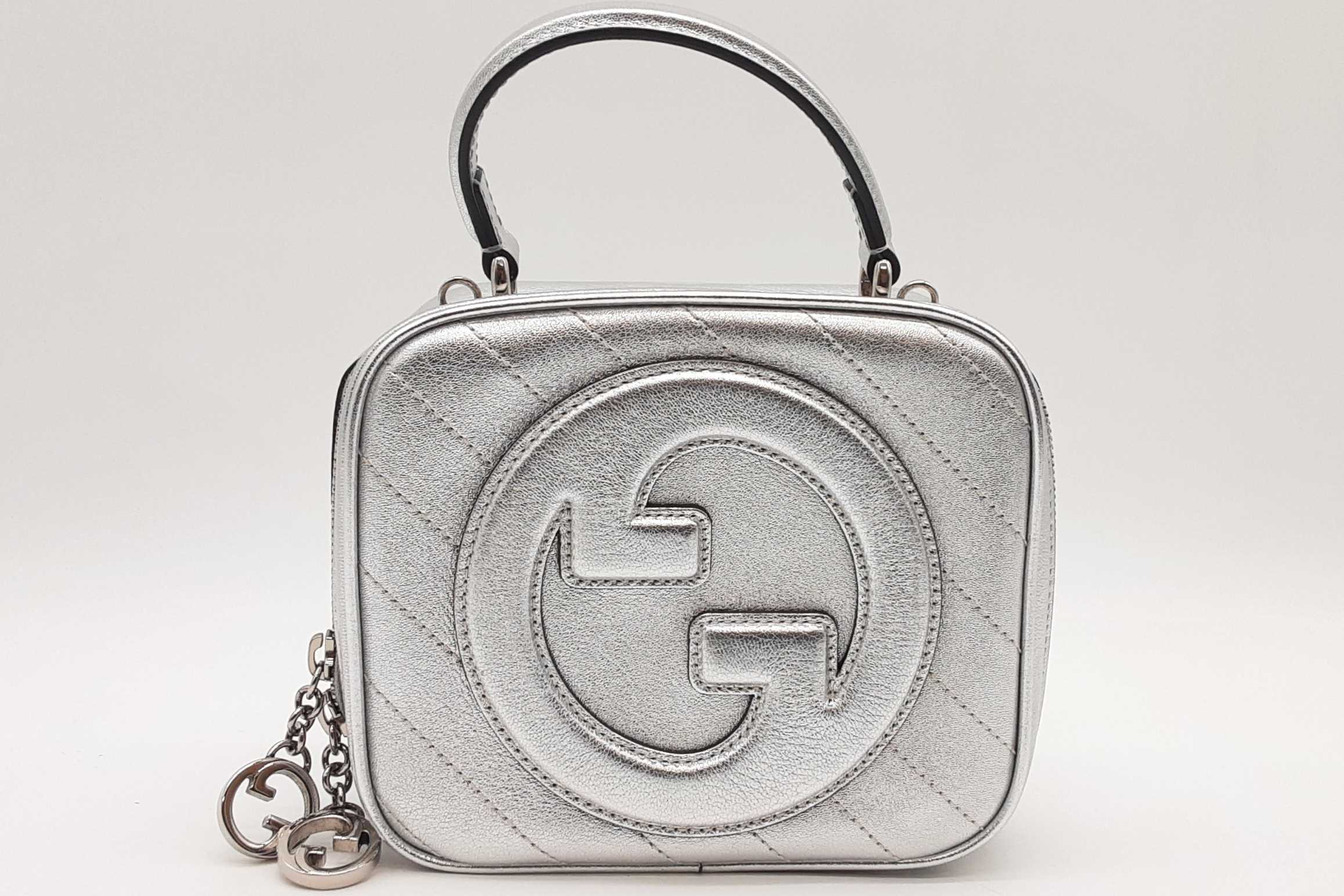 GUCCI ホワイト シルバー ハンドバッグ Gucci Blondie Metallic Silver Leather Top Handle Bag Eb1225llxzde