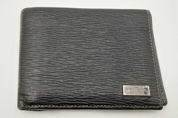 Salvatore Ferragamo Black Leather Bifold Wallet Eb0424exdu