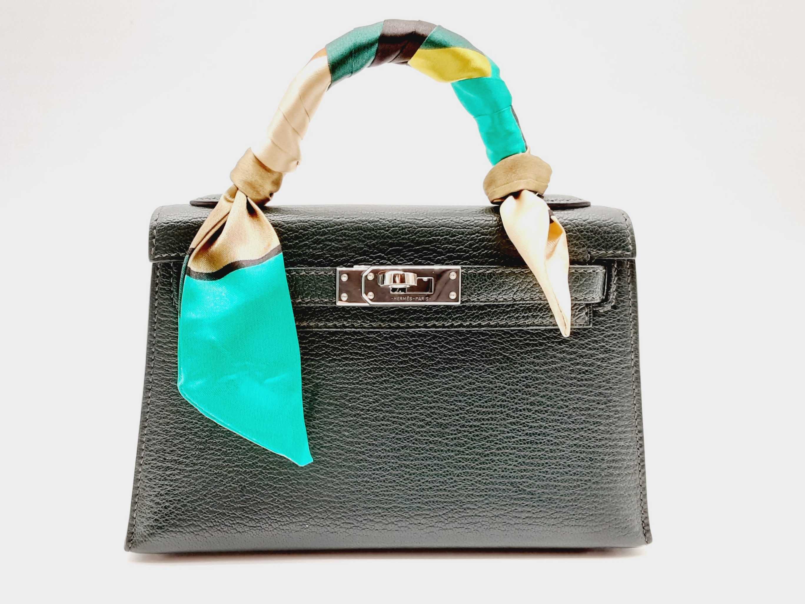 Hermes Limited Edition Verso Mini Kelly 20 Sellier Bag Vert