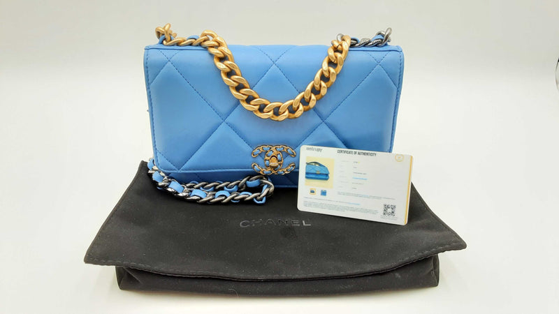 Chanel 19 Blue Quilted Lambskin Wallet On Chain Fw1124lcrxdu