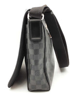 Louis Vuitton Damier Graphite District Messenger Bag Eb0626wrxsa