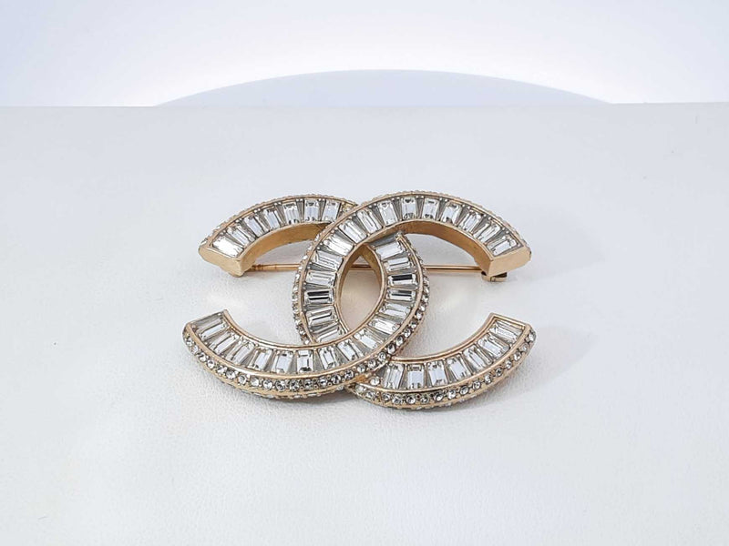 Chanel 2017 Gold-tone & Cubic Zirconia Cc Logo Brooch/pin Fw1025orzdu