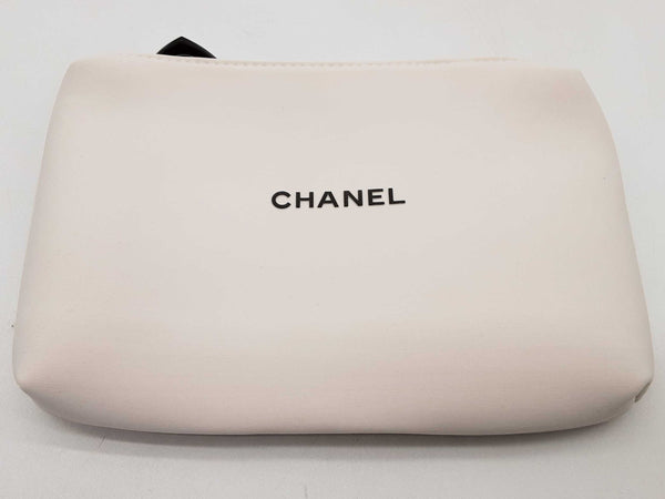 Chanel Vip White Neoprene Cosmetic Pouch Do1124orde