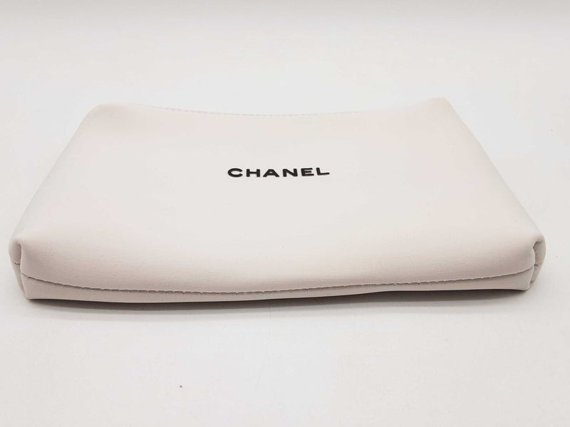 Chanel Vip White Neoprene Cosmetic Pouch Do1124orde