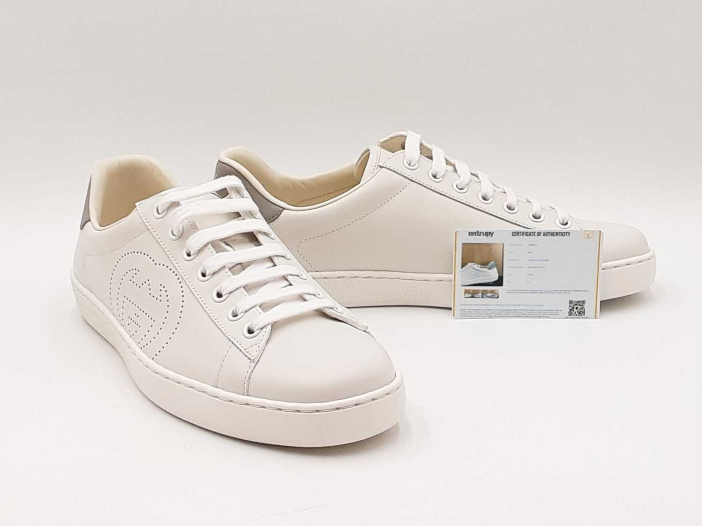 専用 GUCCI ホワイト スニーカー GGバックル付き 専用 GUCCI ホワイト スニーカー GGバックル付き