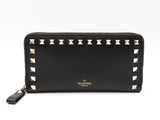 Valentino Garavani Rockstud Zippered Wallet In Black Grained Leather Fw1225oirdu