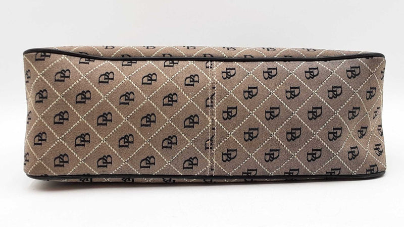 Dooney & Bourke Signature Canvas Shoulder Bag Sd0725lzdu