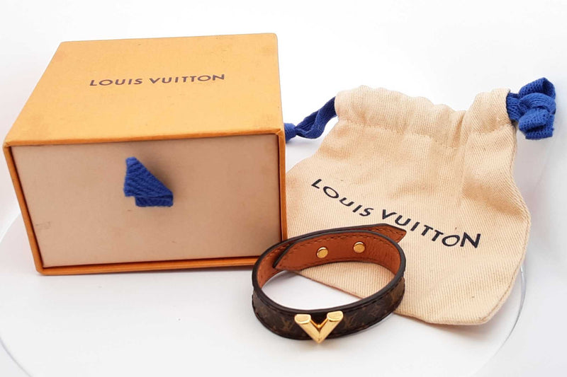 Louis Vuitton Monogram Essential V Bracelet Size 15 Eb1224lxzdu