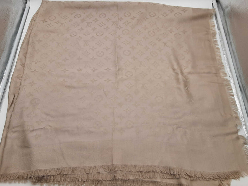 Louis Vuitton Beige Gray Silk Wool Monogram Shawl Do0325orxde