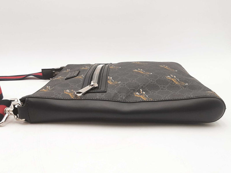 Gucci Supreme Monogram Bestiary Tigers Web Messenger Bag Sd0625orzsa