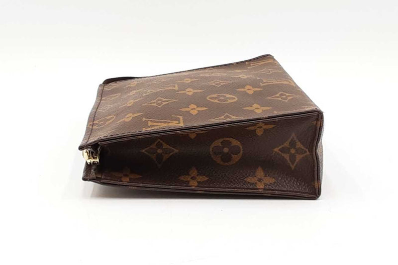 Louis Vuitton Monogram Coated Canvas Pochette Toilette Fw0525lrzdu