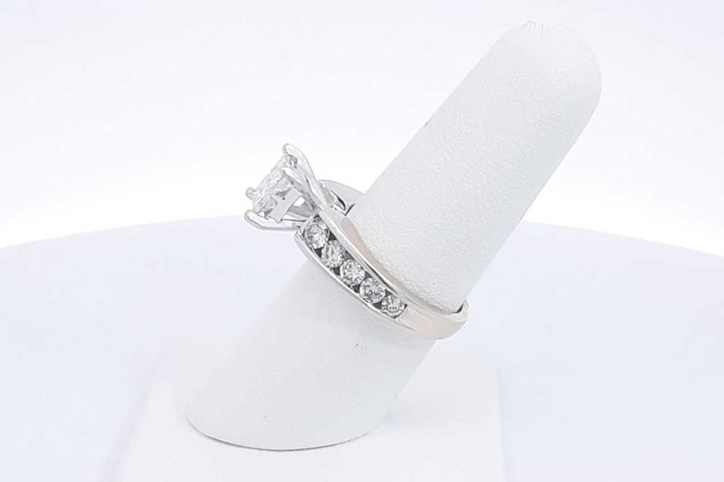 Approx. 1.36ctw Diamond Ring In 14k White Gold 6.9 Grams Size 7 Eb1224lxxzsa