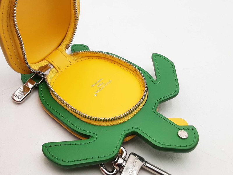 Louis Vuitton Lv Turtle Monogram Pouch Bag Charm Sd0925rzxsa