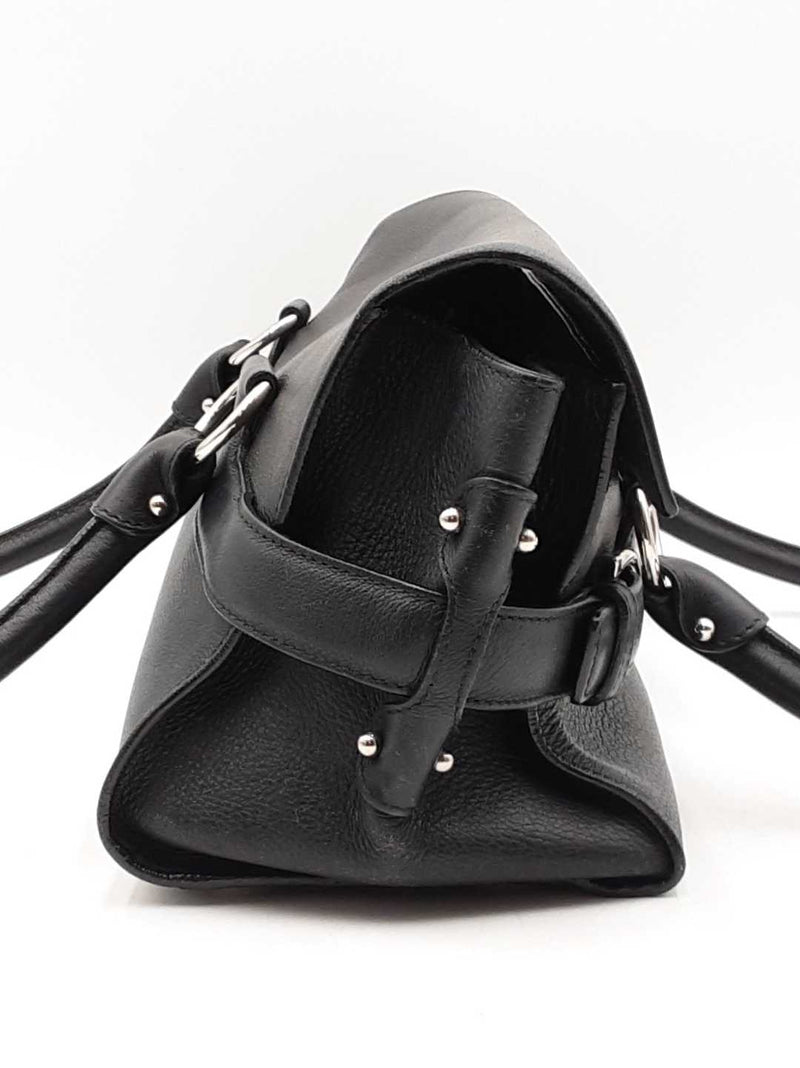 Salvatore Ferragamo Gancini Shoulder Bag In Black Leather Fw0925lordu