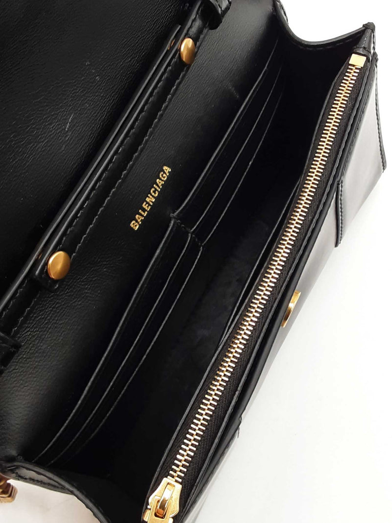Balenciaga 2022 Hourglass Wallet With Chain In Black Leather Fw0o725pzxdu