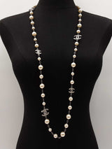 Chanel 2022 Crystal & Faux Pearl Long Silver-tone Necklace 42 Inch Fw0826irxdu