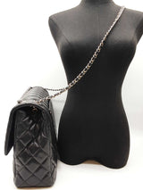 Chanel Classic Jumbo Black Quilted Caviar Leather Shoulder Bag Do0326irxzde