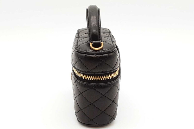 Yves Saint Laurent Quilted Black Leather Gaby Mini Vanity Case Eb1225exzde