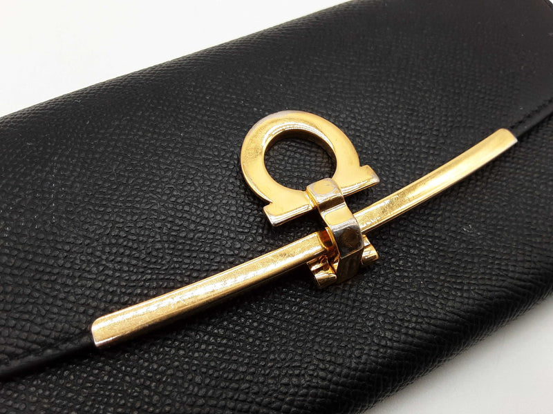 Salvatore Ferragamo Gancini Black Leather Continental Wallet Do0525oorde
