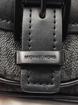 Michael Kors Zoe Small Cargo Pocket Pochette In Signature Logo Canvas Fw1026ordu