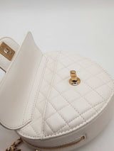 Chanel Cc In Love Heart Quilted White Leather Crossbody Bag Eb0926orxzde