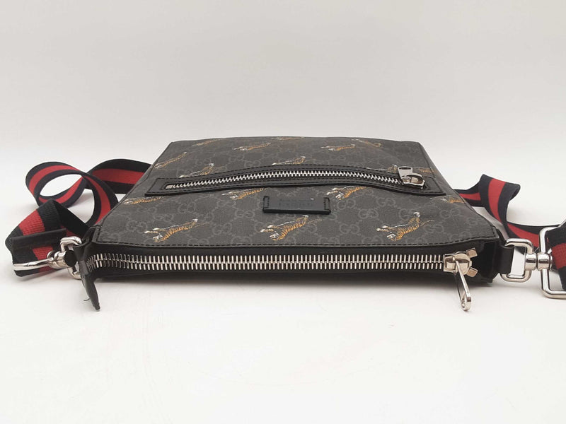 Gucci Supreme Monogram Bestiary Tigers Web Messenger Bag Sd0625orzsa