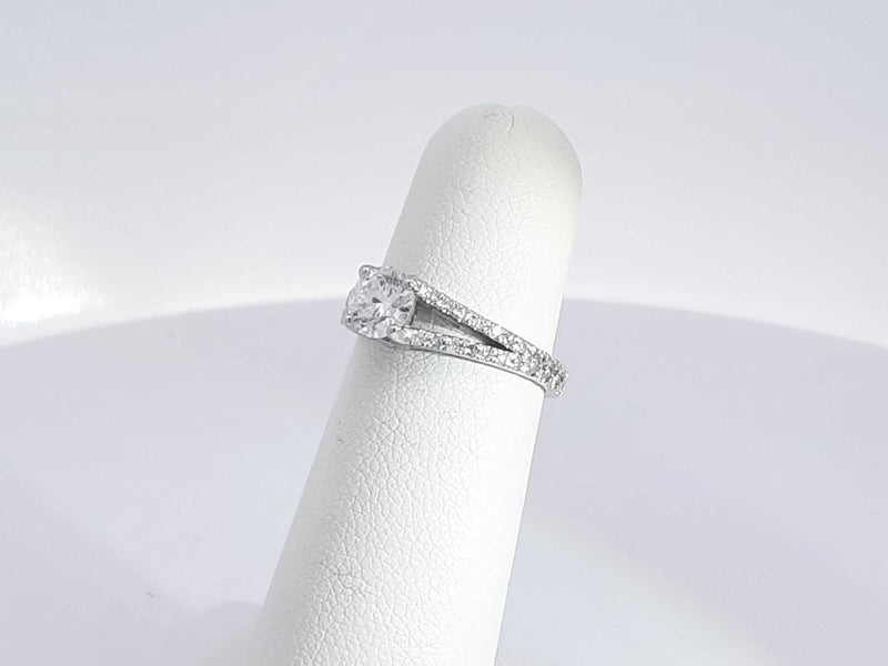 .70 Cttw Diamond 14k White Gold Ring 2.5 Grams Size 4.5 Aa1025czxsa