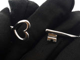 Tiffany & Co. Heart Key Bangle Bracelet In 18k White Gold 6.7 Grams 6 Inch Fw0926crxdu