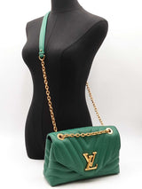 Louis Vuitton New Wave Chain Bag In Emerald Green Leather Fw0825lorxdu