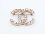 Chanel Cc Gold-tone Brooch In Faux Pearls & Strass Fw1025lrxdu