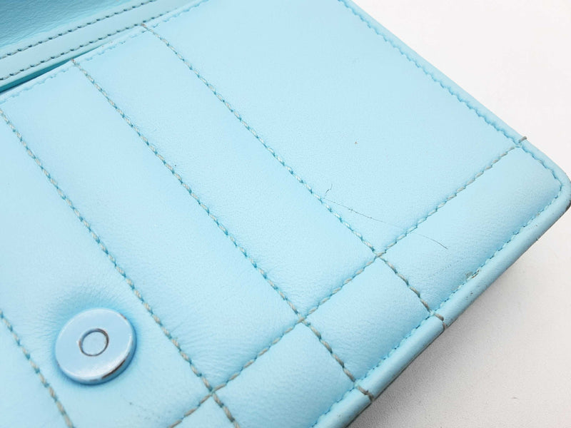 Burberry Lola Cool Sky Blue Quilted Leather Crossbody Clutch Do1224lxzde