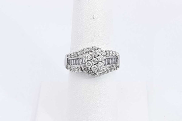 0.73ctw Diamond Ring In 10k White Gold 3.9 Grams Size 6.5 Eb0225lrxsa