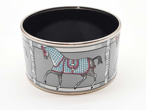 Hermes Tenues Et Covertures Gray Enamel Race Horse Metal 125.0g Bangle Bracelet 8.25 In Aa0525pxzde