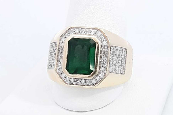 Green Gemstone & Diamond Ring In 10k Yellow Gold 9.12 Grams Size 10 Eb0524oexsa