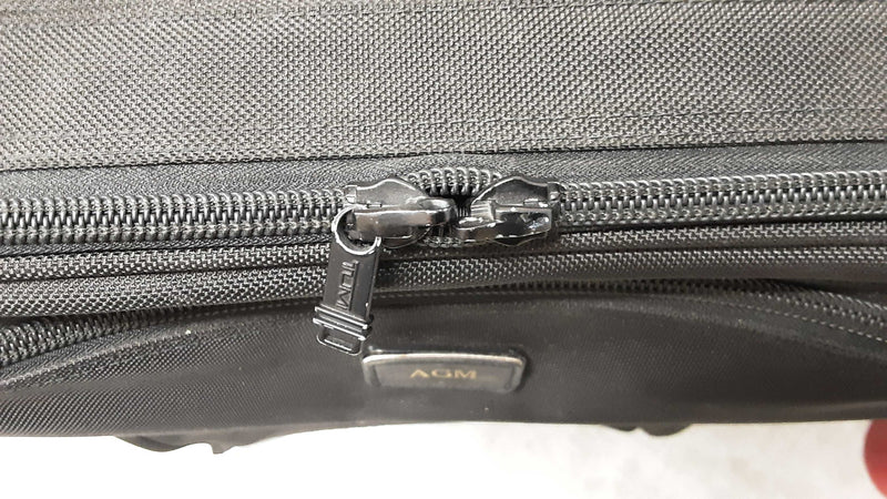 Tumi Black Rolling Suitcase Sd0225pzdu
