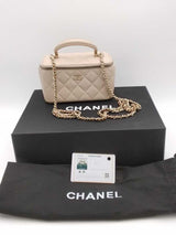 Chanel Quilted Leather Top Handle Vanity Case Eb1026wxxzsa