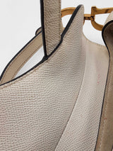 Christian Dior Small Saddle Bag In Craie Grained Calfskin Fw0726rxzdu