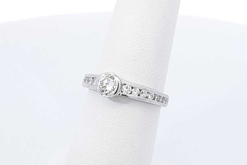 0.81ctw Diamond Ring In 14k White Gold 3 Grams Size 6 Eb1125orxdu