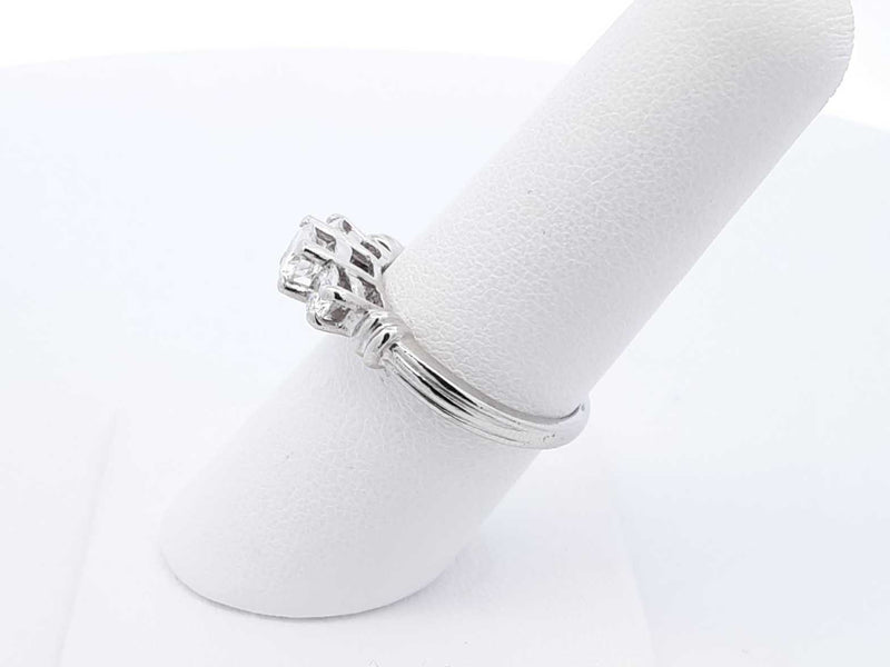 0.80 Cttw Diamond & Platinum Three Stone Ring 6.4 Grams Size 7 Fw0425pzxdu