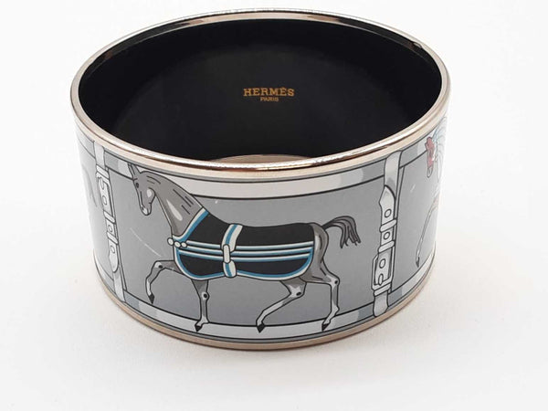Hermes Tenues Et Covertures Gray Enamel Race Horse Metal 125.0g Bangle Bracelet 8.25 In Aa0525pxzde