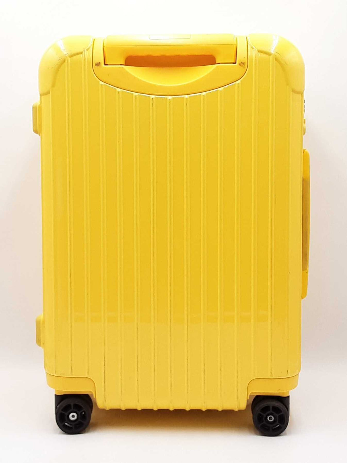 Rimowa Essential Lightweight Wheeled Cabin Suitcase In Gloss