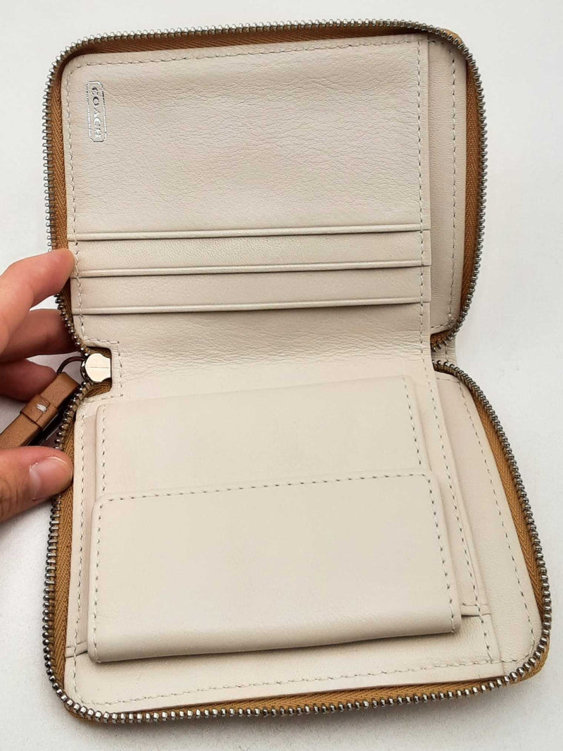 Coach Leatherware Zip Around  Wallet Eb0325lrsa