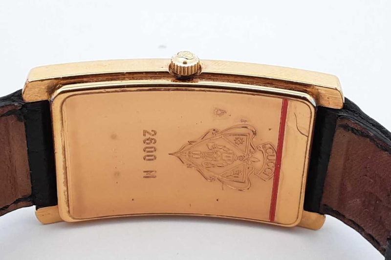 Gucci 2600 M 23mm Gold Tone Stainless Steel Watch With Leather Band Eb0925lcrdu