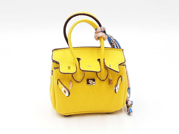 Mini Exquisite Bag Charm In Yellow Fw0825idu