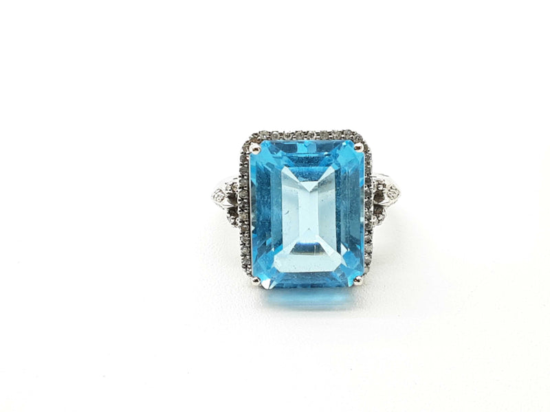 14k White Gold Emerald Cut Blue Topaz Solitaire Ring Size 6.25 Do0wxzde