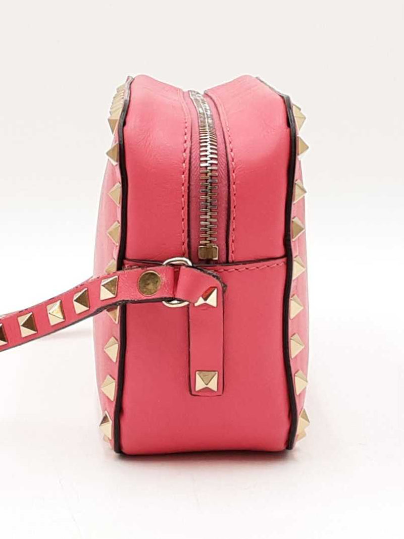 Valentino Rockstud Camera Crossbody Bag In Fuschia Leather Fw0625ozxdu